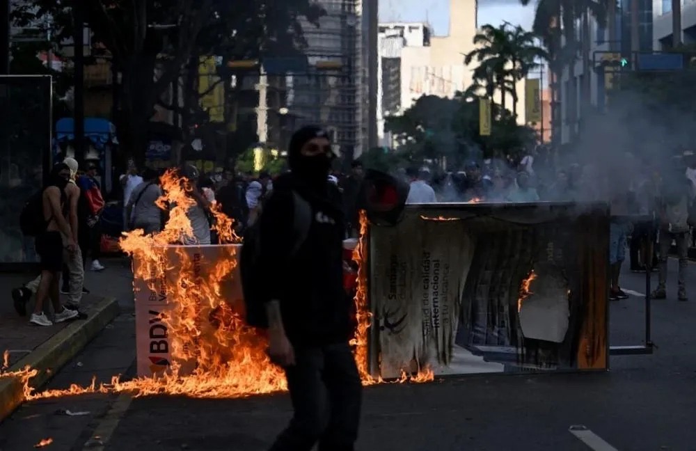 Protestos na Venezuela, após resultado das eleições de domingo - Foto (Reprodução)