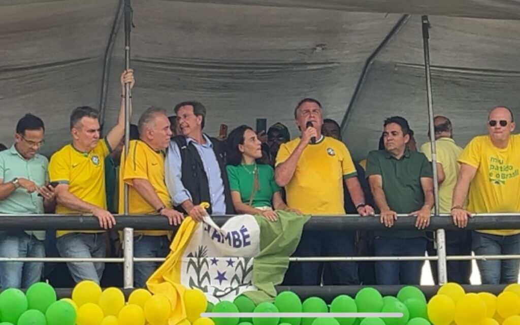 Jair Bolsonaro no Centro de Itambé e Pedras de Fogo - Foto (Tiago Souza-PBPETV)