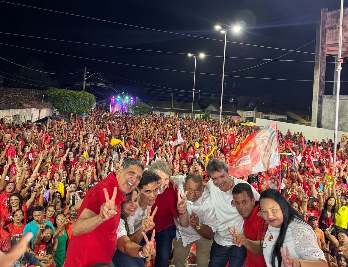 Armando Pimentel realiza a maior passeata da história de Itambé - Foto (Reprodução) 1