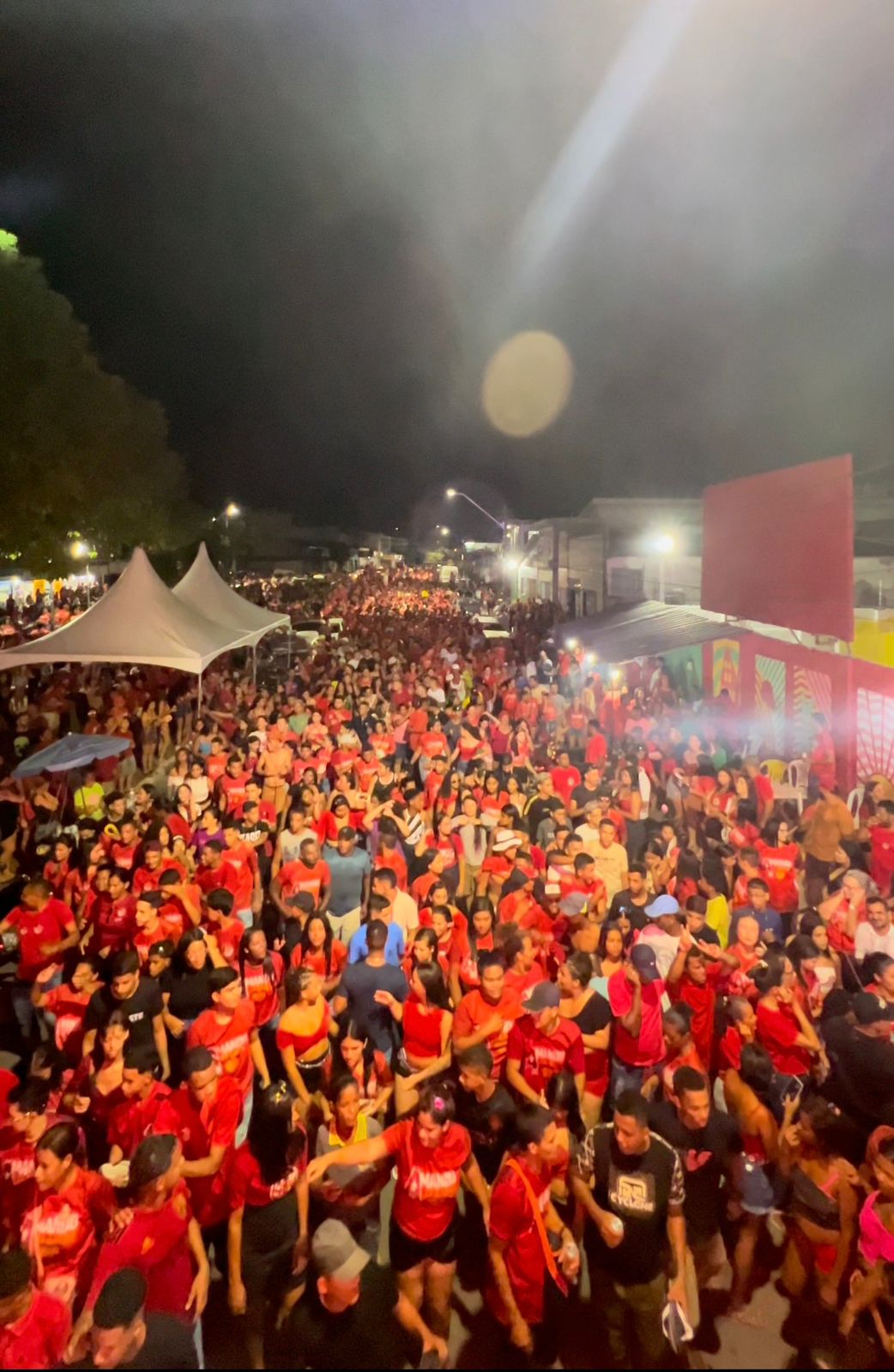 Armando Pimentel realiza a maior passeata da história de Itambé - Foto (Reprodução) 2