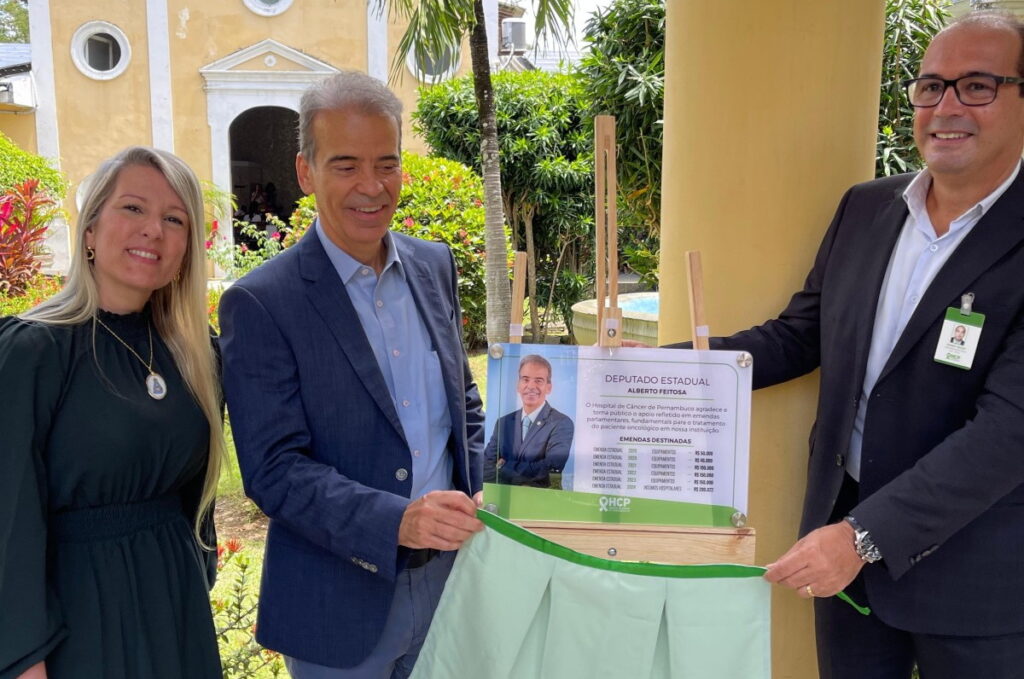 Deputado Coronel Alberto Feitosa recebe homenagem do Hospital do Câncer - Foto (Divulgação)