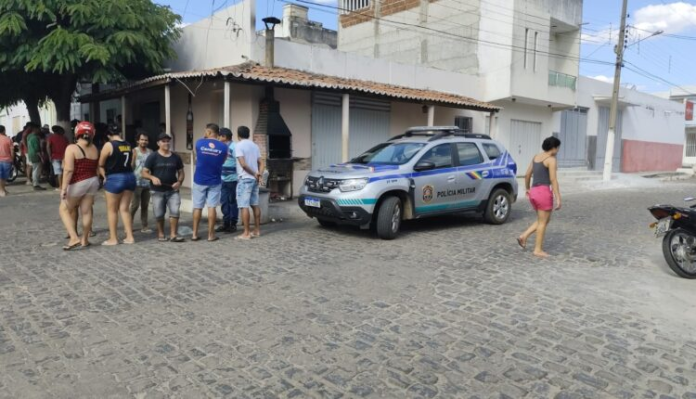 Homem é executado à queima-roupa enquanto almoçava em restaurante de Santa Terezinha