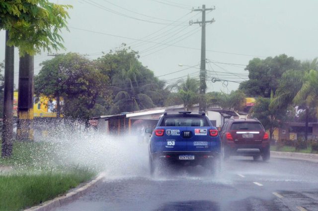 🚨 Chuvas fortes deixam 116 cidades da Paraíba em alerta; João Pessoa já registra alagamentos