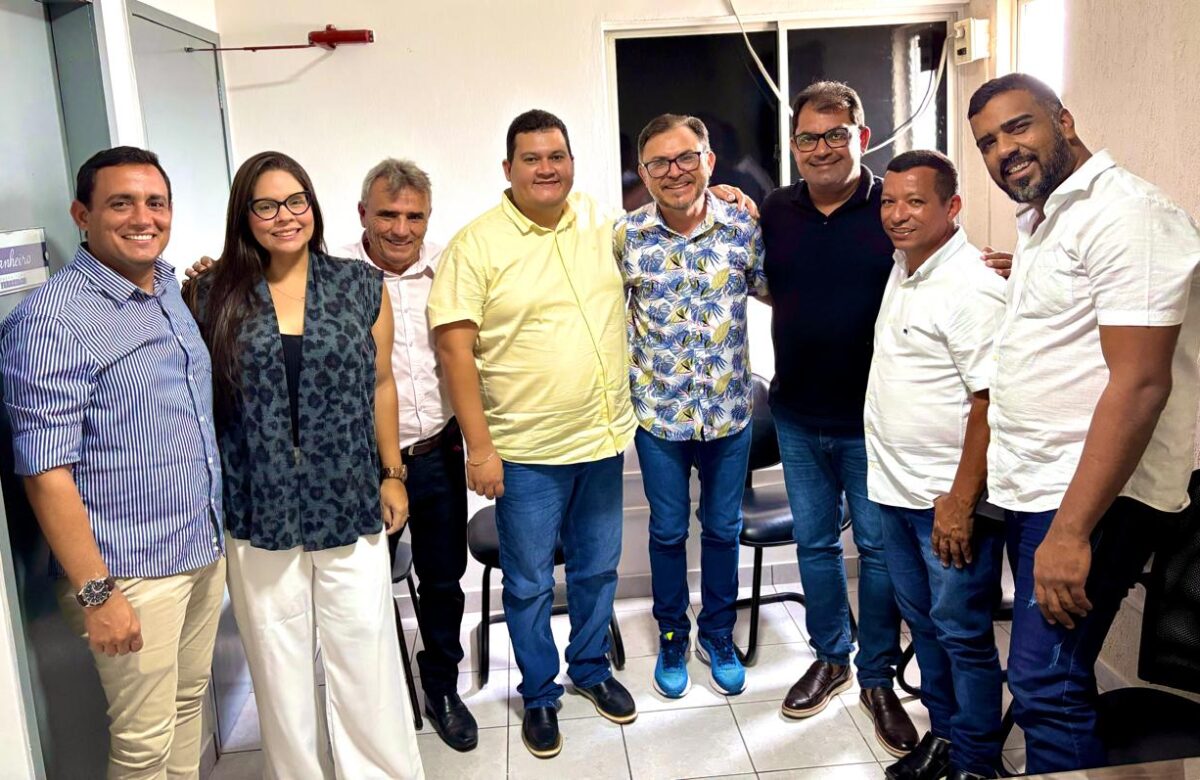 Prefeito Zé Roberto celebra aprovação de reajuste salarial para professores e ampliação de bolsas universitárias - Foto (Reprodução)