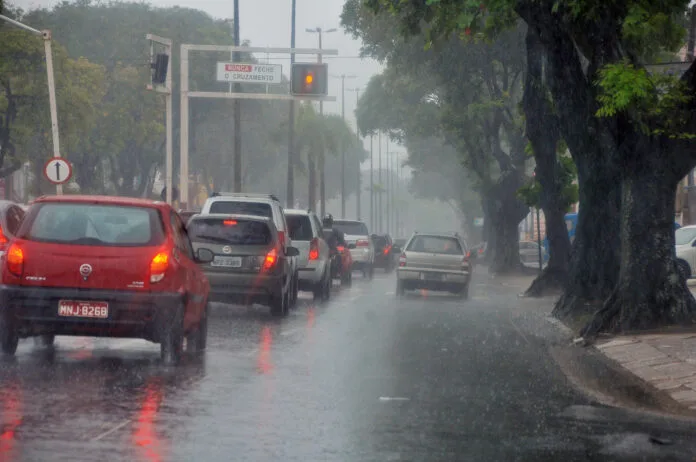 Inmet emite novo alerta de chuva forte para 25 cidades da Paraíba - Foto (Reprodução)