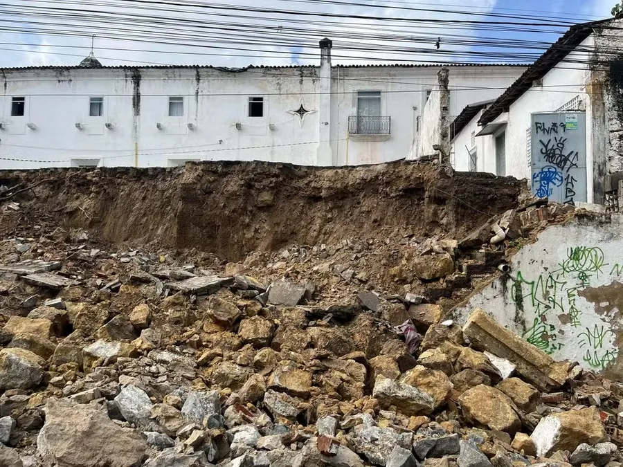 Muro do Mosteiro de São Bento será reconstruído com contenção estrutural