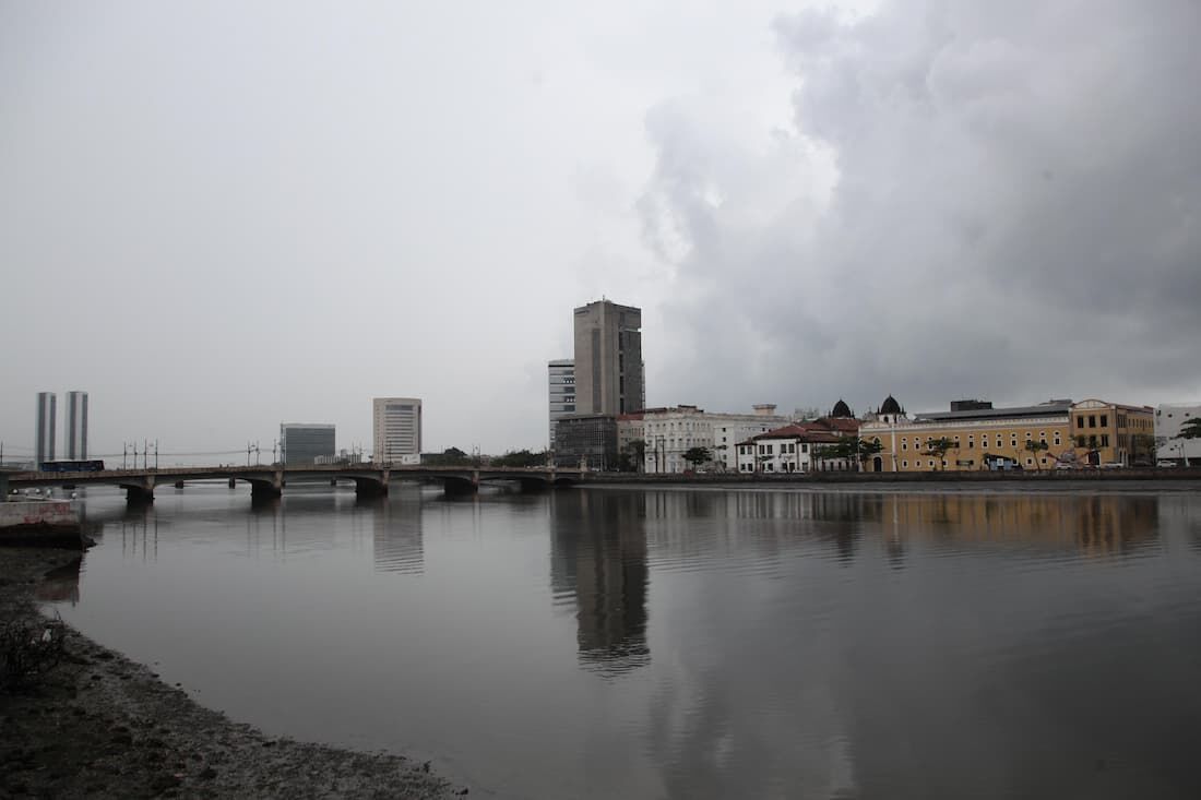 Tempo fechado no Recife - Foto (Davi de Queiroz)