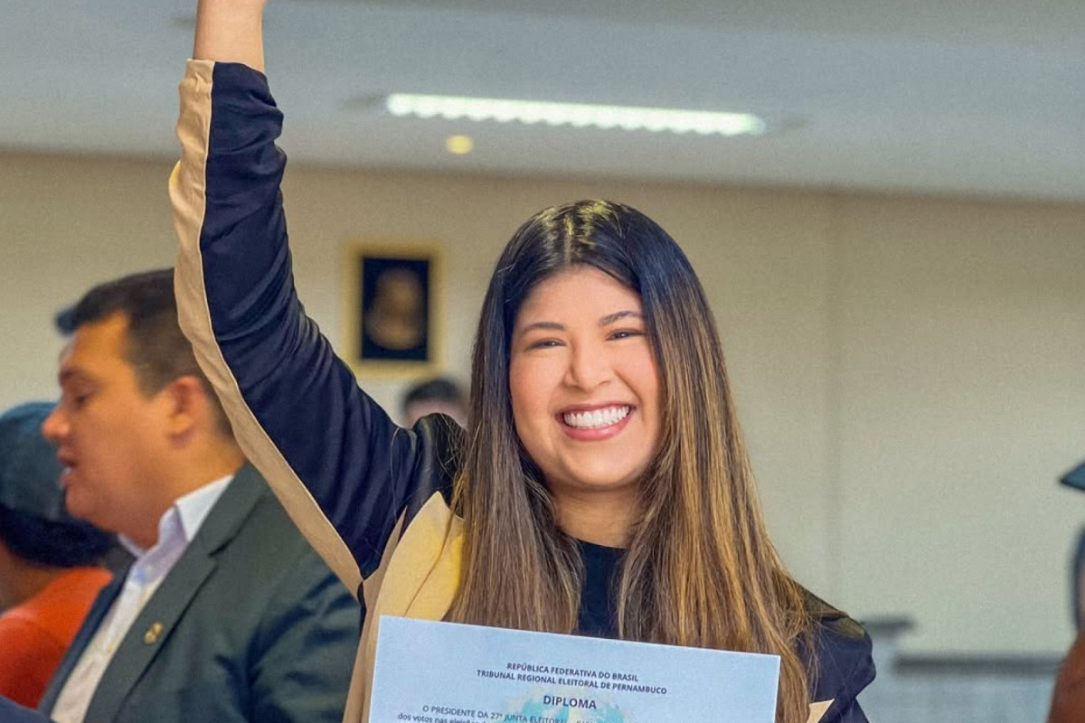 Prefeita de Camutanga é Acusada de Nepotismo Cruzado por Abrigar 16 Parentes de Vereadores no Governo Municipal