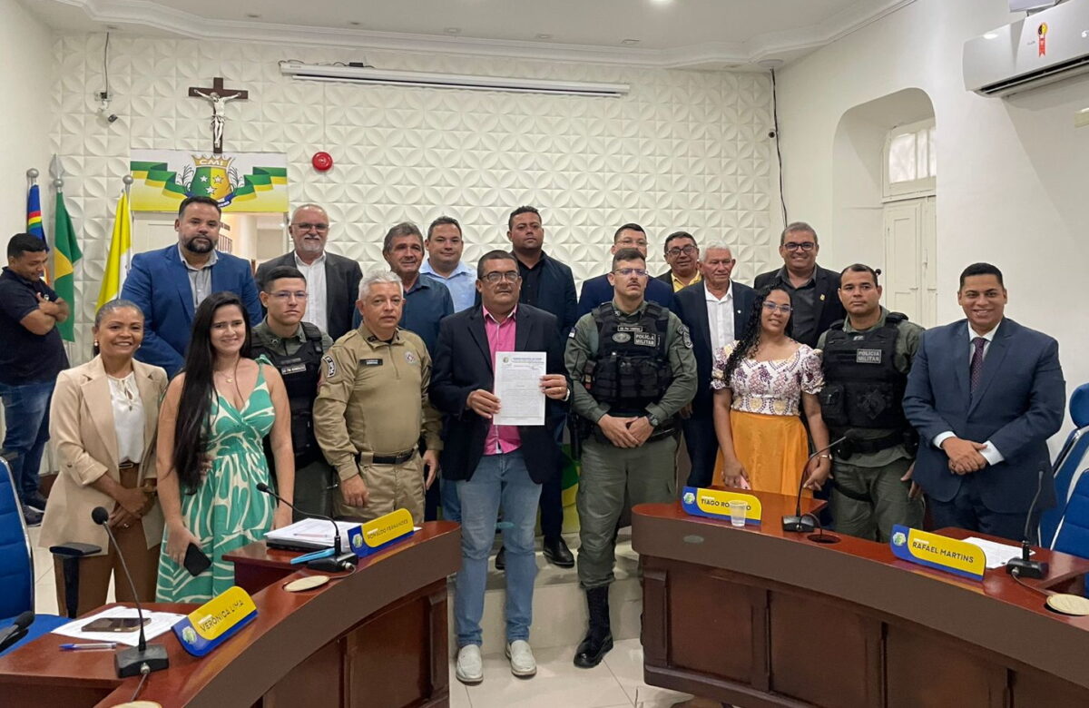 Câmara de Itambé homenageia Polícia Militar por ação que impediu roubo a caixa eletrônico