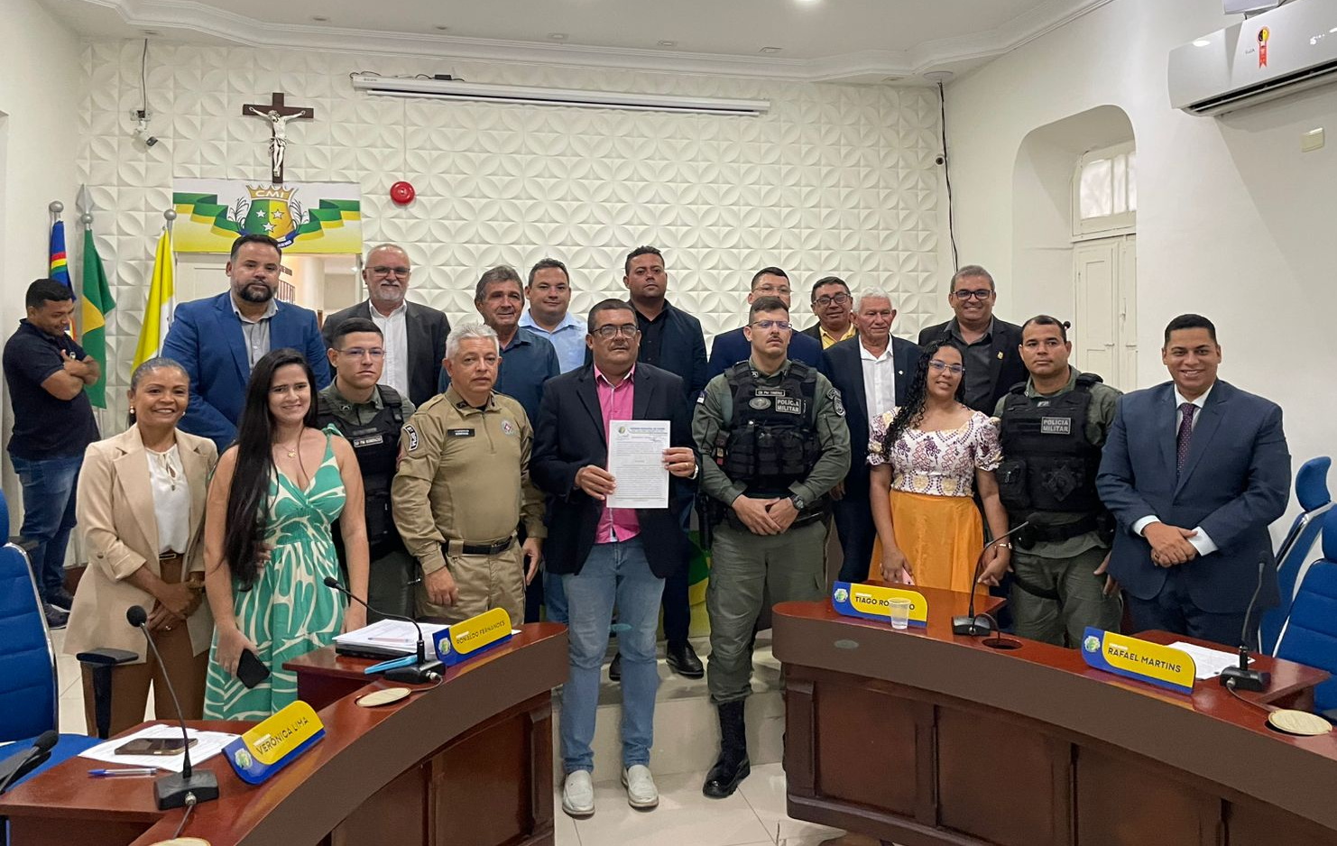 Câmara de Itambé homenageia Polícia Militar por ação que impediu roubo a caixa eletrônico