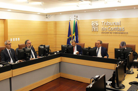 Merenda Escolar em Nazaré da Mata: Ex-prefeito Multado por Irregularidades e Atual Gestão Recebe Recomendações