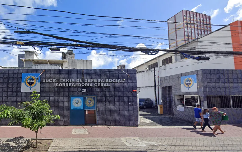 Policiais Militares Expulsos por Crimes Graves: Dopagem de Adolescente e Perseguição com Tiros em Briga no Trânsito