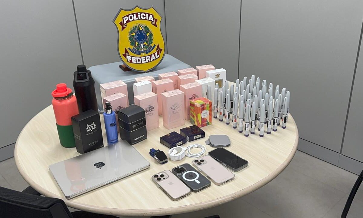 Operação no Aeroporto: Passageiros Presos por Contrabando de Medicamentos e Produtos Ilícitos