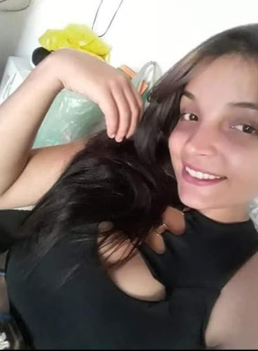 Cláudia Kell de Oliveira Miguel, de 28 anos, foi vítima de feminicídio em Itaporanga, na PB - Foto (Reprodução)