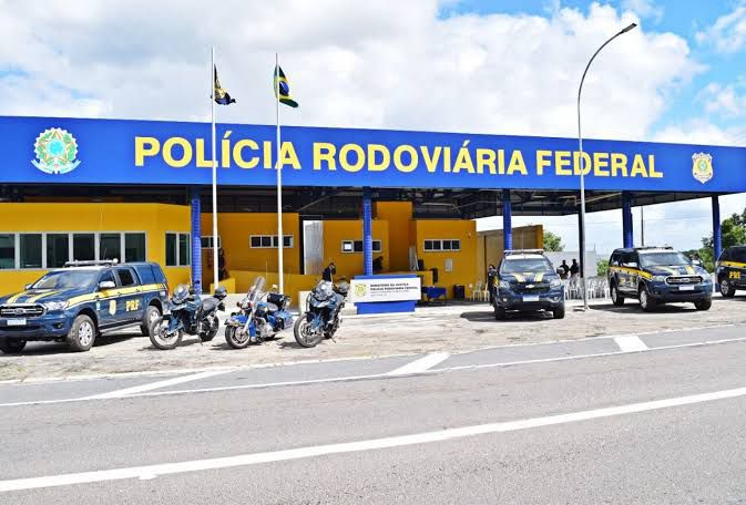 PRF recupera veículo roubado com documentação adulterada na BR-101 na Paraíba - Foto (Divulgação)