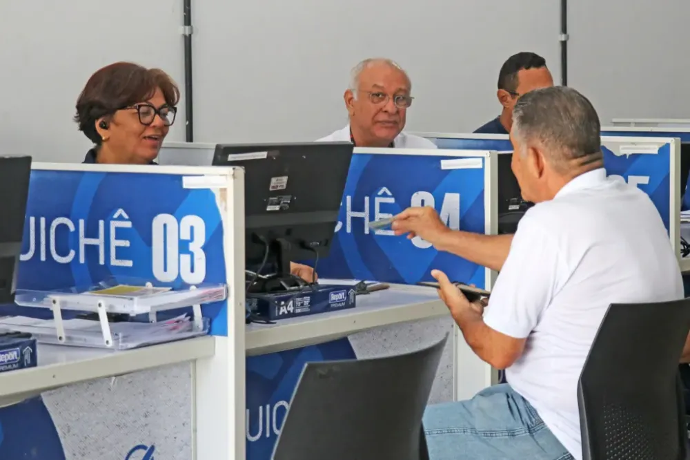 Atendimento no Guiche do SINE-PB - Foto (Ilustração-Reprodução)