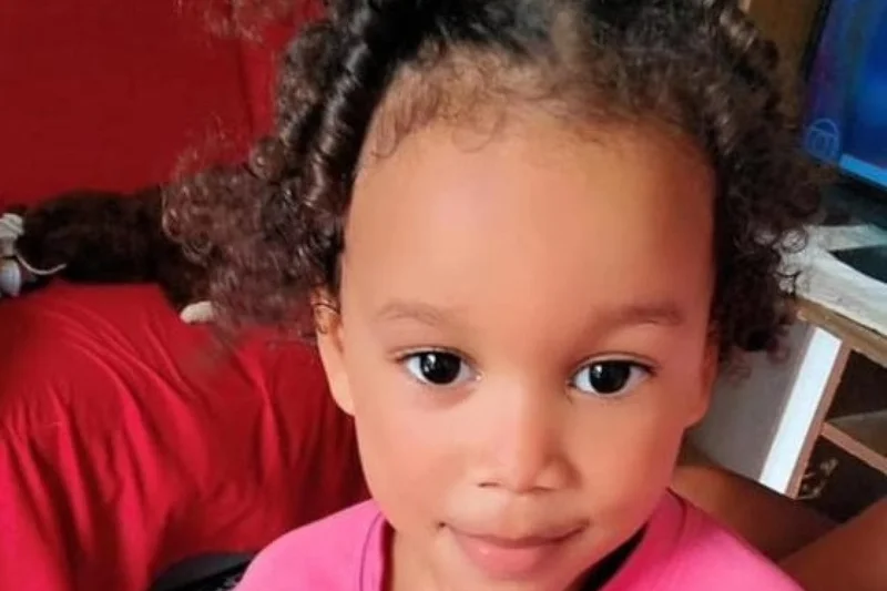 Ester Izabelle, de 4 anos, estava desaparecida desde a tarde da segunda-feira (20) - Foto (Reprodução)