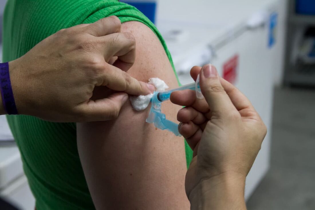 Mais de 20 imunizantes serão oferecidos à população - Foto (Divulgação-SES-PE)