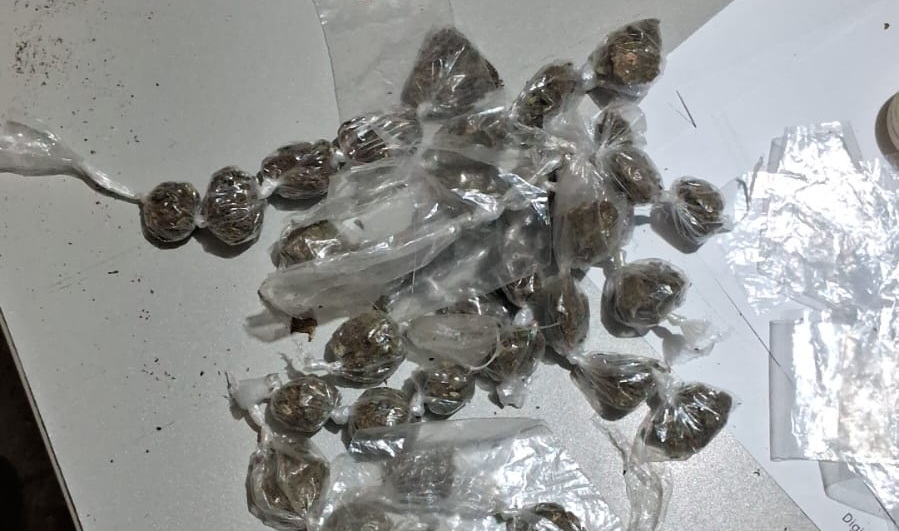 EM PEDRAS DE FOGO: Polícia Civil apreende drogas e prende suspeito de tráfico de entorpecentes - Foto (Reprodução)