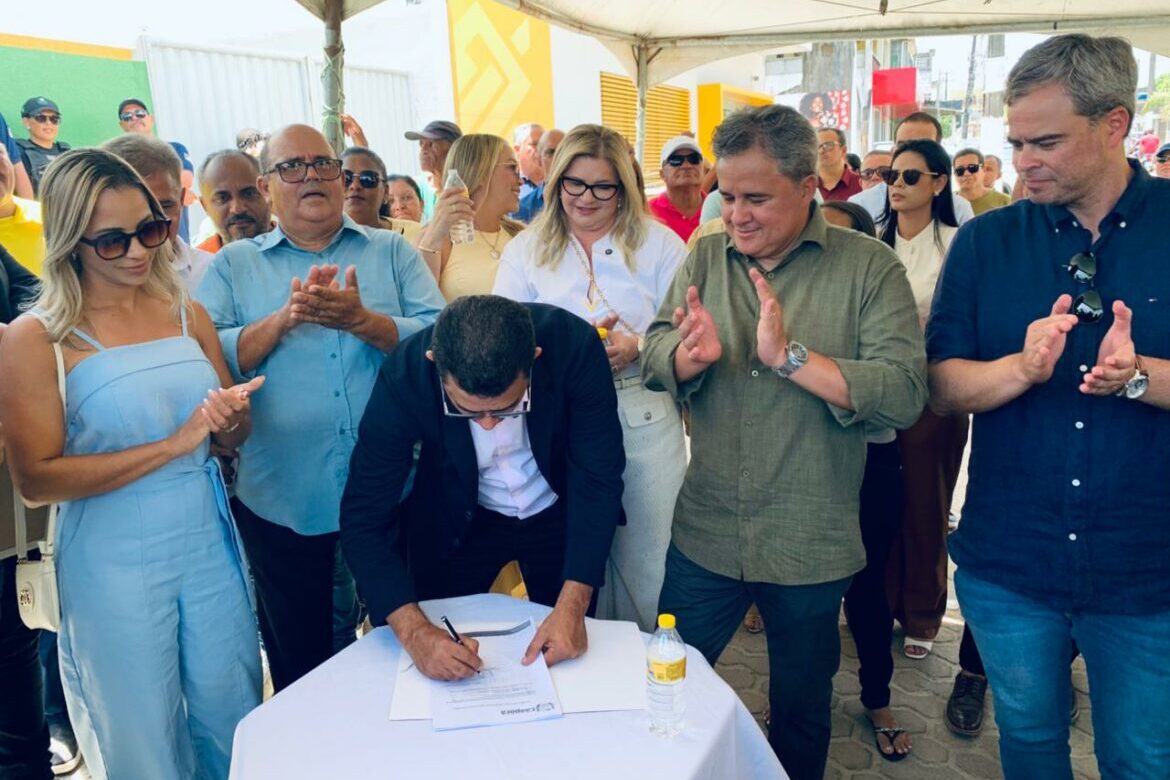 Prefeito Chico Nazário e senador Efraim Filho marcam aniversário de Caaporã com investimentos e união política - Foto (Divulgação)