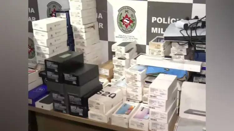 Carga de celulares roubados está avaliada em no mínimo R$ 400 mil - Foto (Reprodução-TV Norte Paraíba)