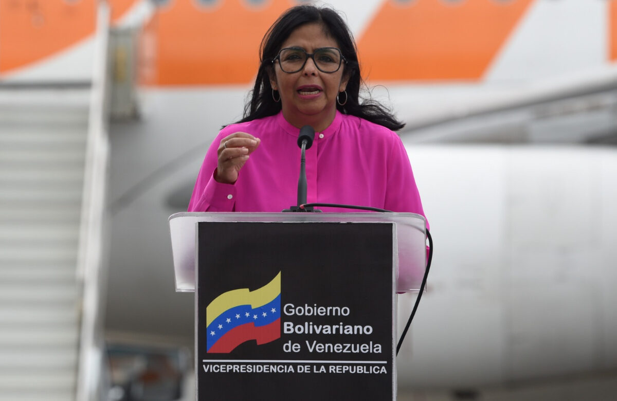 Vice de Maduro assume presidência interina após captura do ditador pelos EUA