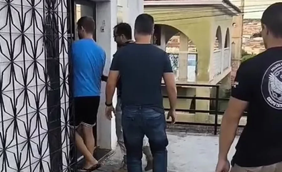 Ele foi denunciado em 2025 por assédio e abuso sexual contra duas alunas, adolescentes de 12 a 14 anos.. Foto (Reprodução-TV Paraíba)