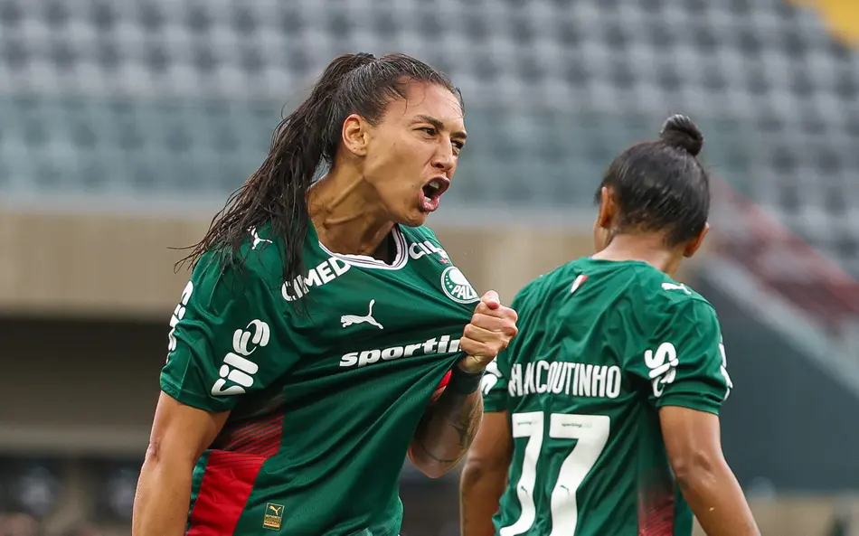 Palmeiras bate o Corinthians na disputa de pênaltis e levanta a taça da Supercopa Feminina
