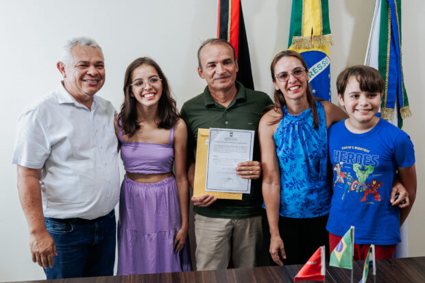 Prefeitura de Alhandra amplia serviço público e empossa 57 novos servidores para fortalecer atendimento à população