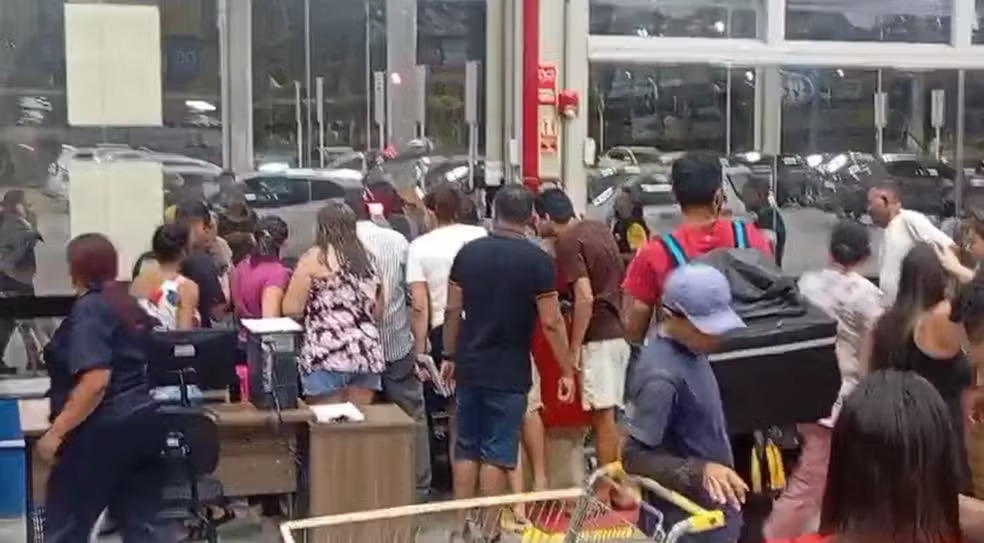 Tiroteio em supermercado deixa um morto e uma mulher ferida na Grande João Pessoa - Foto (Reprodução)