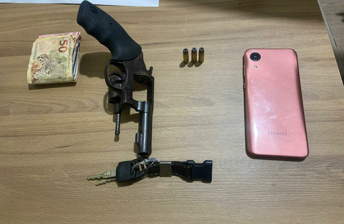 Ações Preventivas: Polícia Militar recupera veículo roubado, apreende arma de fogo e prende uma pessoa suspeita no Litoral Sul