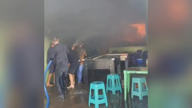 Homem ateou fogo no bar da esposa, em Manaíra, após ela recusar formar 'trisal' - Reprodução-Vídeo
