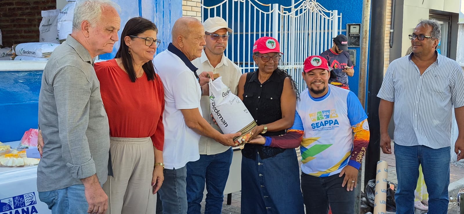 Prefeitura de Goiana realiza entrega de sementes e beneficia 1.200 famílias de agricultores