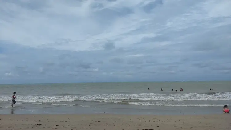 Corpo é encontrado boiando em praia em Cabedelo - Reprodução