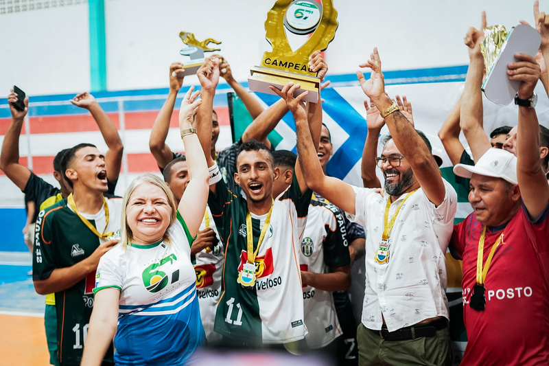 Final do torneio de futsal em comemoração aos 67 anos de Alhandra reúne público e consagra campeão no Rinaldão