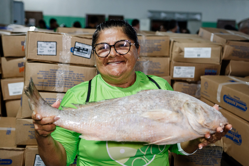 Prefeitura de Alhandra realiza entrega de 25 toneladas de peixe na Semana Santa e garante alimento na mesa da população