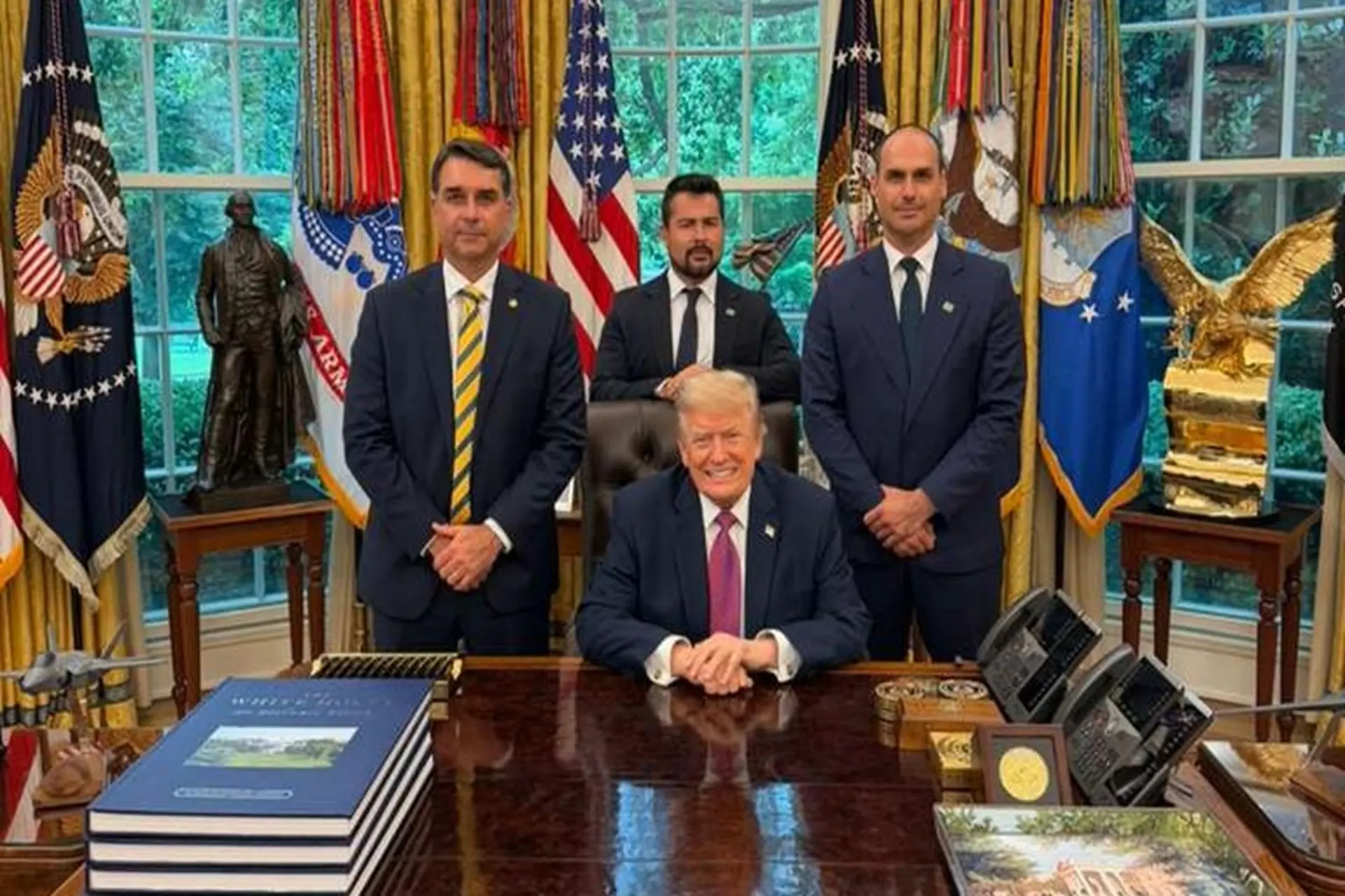 Flávio Bolsonaro pleiteia a Trump enquadramento do PCC e do CV como terroristas e ataca gestão Lula