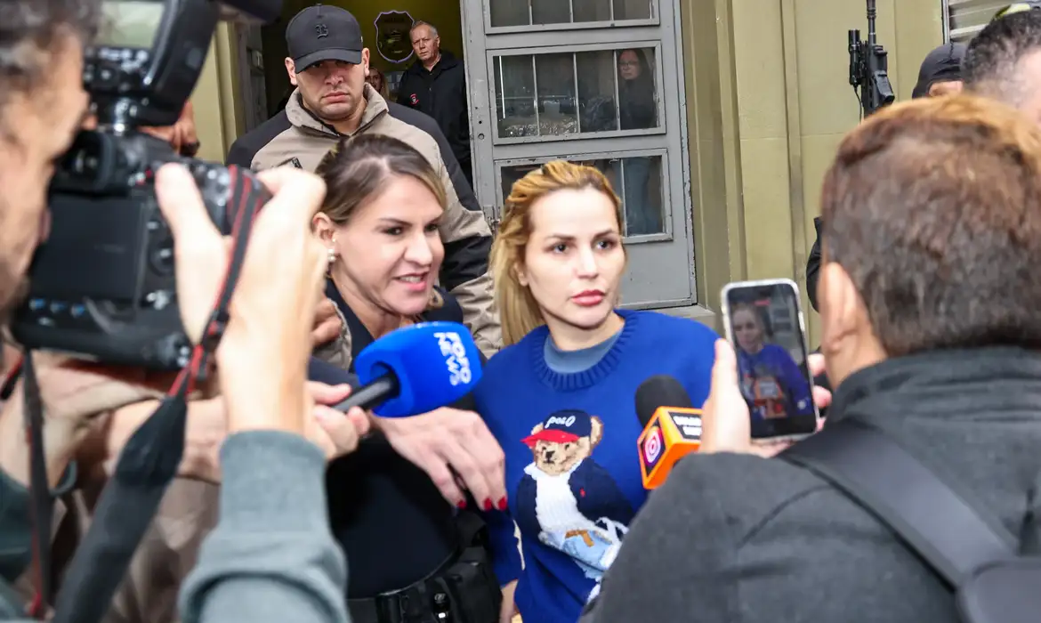 Sinppenal acusa “regime de princesa” para Deolane Bezerra e exige punição a agentes em SP