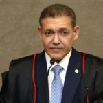 STF: Nunes Marques dá 20 dias à PGR para se manifestar sobre pedido de revisão da condenação de Bolsonaro