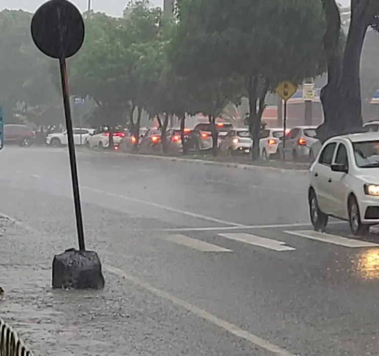 Inmet dispara alertas de chuva forte e ventania para a Paraíba; volumes podem passar de 100mm