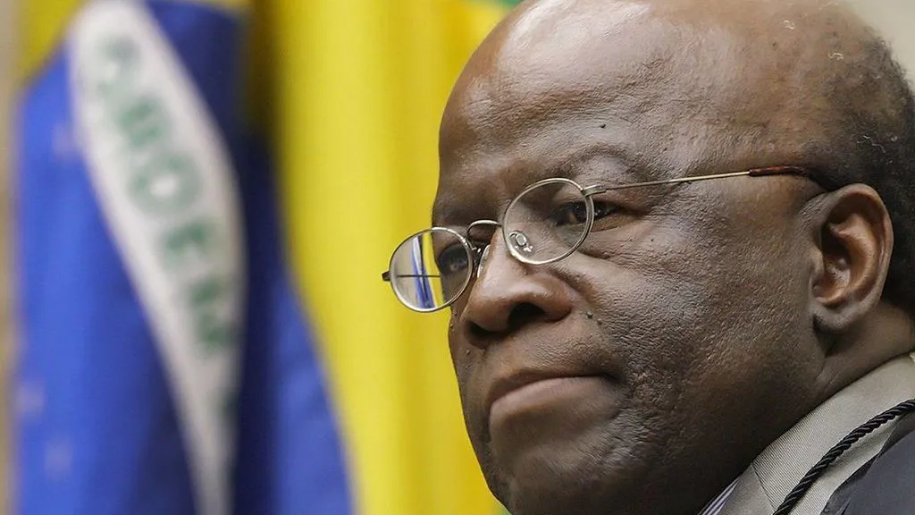 Joaquim Barbosa assume protagonismo no DC e acirra disputa pela terceira via
