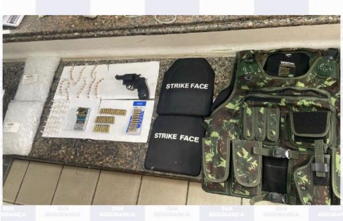 Polícia Militar prende suspeito e apreende arma, drogas e munições em Goiana