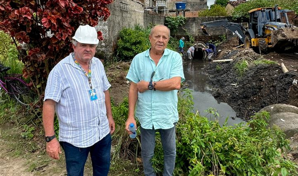 Prefeitura realiza obra de drenagem na Segunda Travessa da Massangana após alagamento