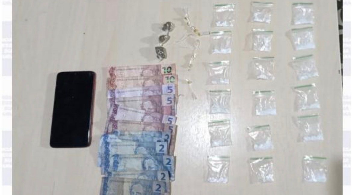 Suspeito de tráfico é preso com drogas em Condado