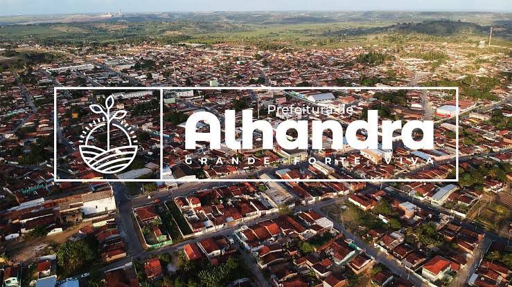 Alhandra esclarece pontos sobre investigação do TCE e reforça transparência na condução administrativa