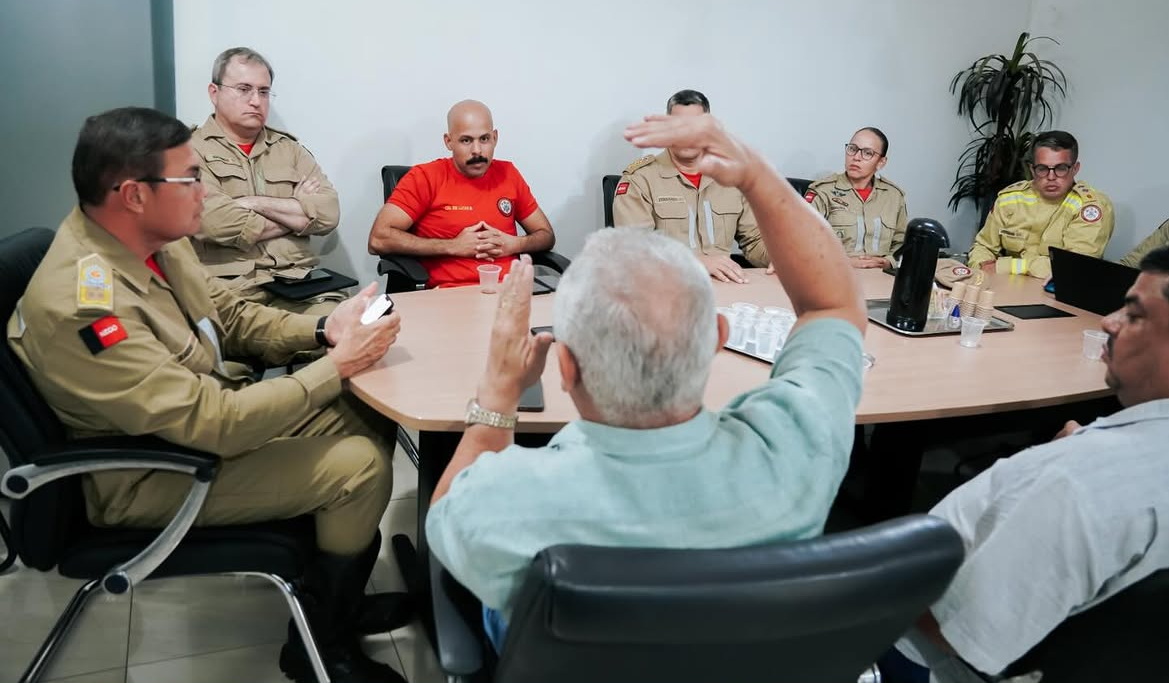 Alhandra articula implantação de base do Corpo de Bombeiros para atender o Litoral Sul da Paraíba
