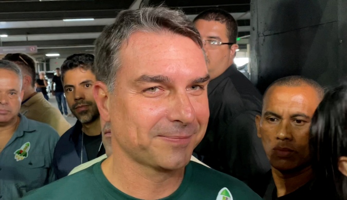 Flávio Bolsonaro adianta passagem pelo São João de Campina Grande para o dia 3 de julho