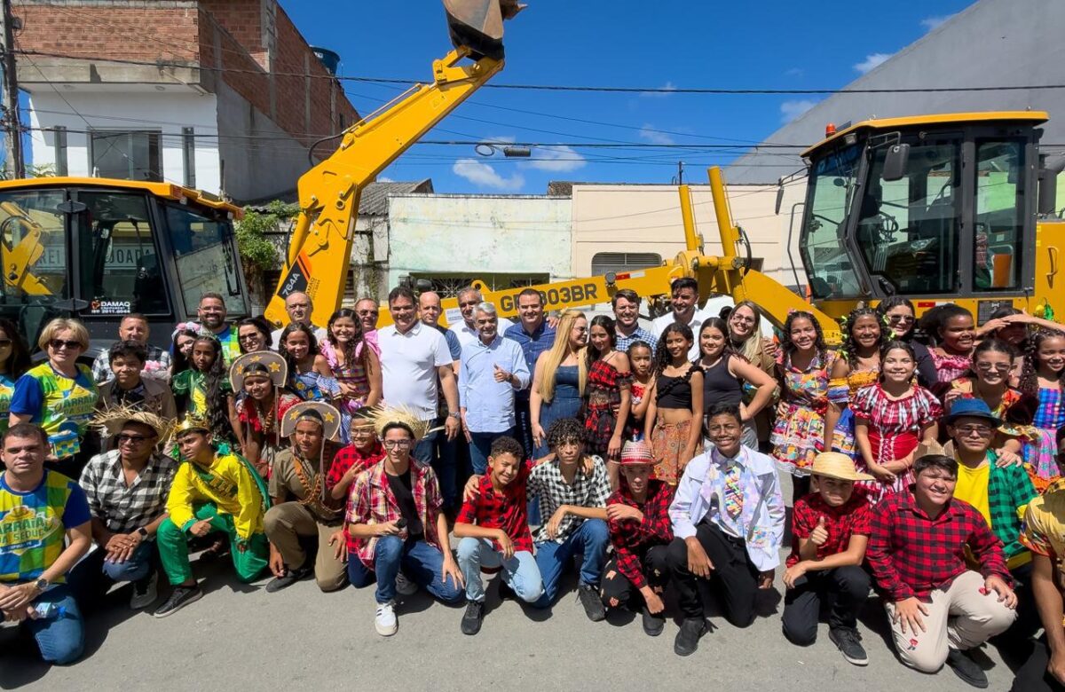 Humberto Costa percorre o interior, entrega equipamentos e amplia base de apoios - Divulgação (1)