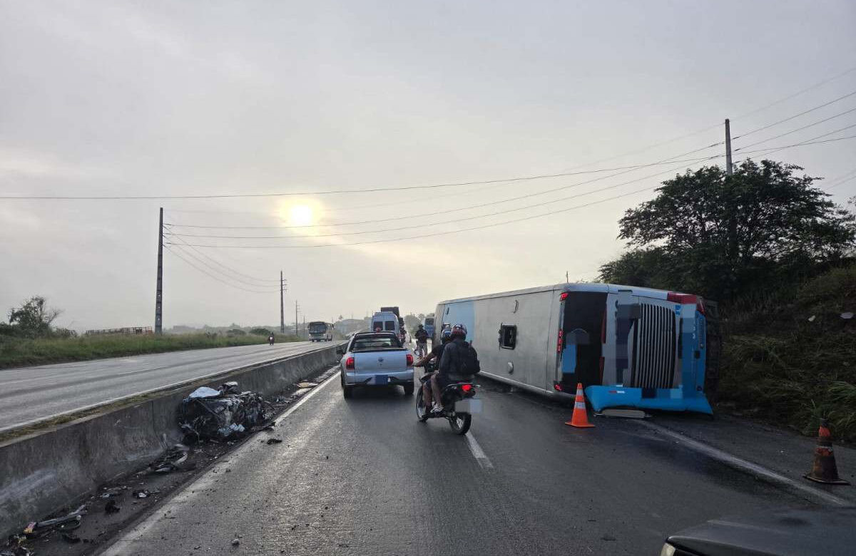 Acidente na BR-232: Ônibus tomba em Caruaru e deixa 16 feridos no Agreste pernambucano