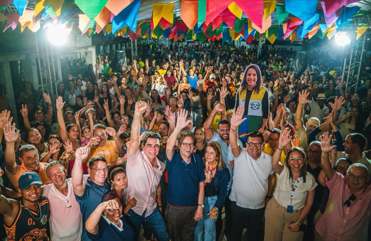 Prefeito Armando Pimentel inaugura Cozinha Comunitária e anuncia série de investimentos em Quebec